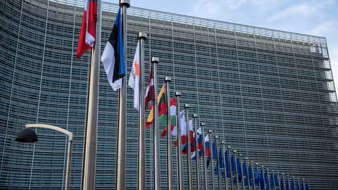 Raising of the flags of the 10 Member States on the occasion of the anniversary of the 2004 enlargement (Foto Lukasz Kobus &copy; Uni&oacute;n Europea, 2024, CC BY 4.0)