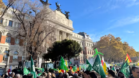 Protesta de agricultores ante el MAPA lema StopMercosur (Foto Asaja)