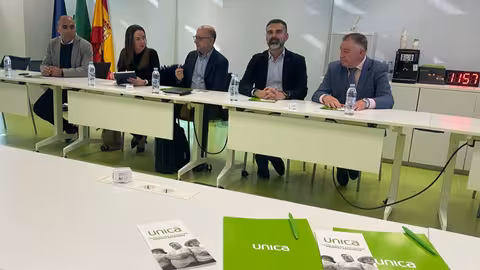 Ram&oacute;n Fern&aacute;ndez-Pacheco durante su visita a la sede de la cooperativa agraria Unica Group en Almer&iacute;a (Foto Junta de Andaluc&iacute;a)