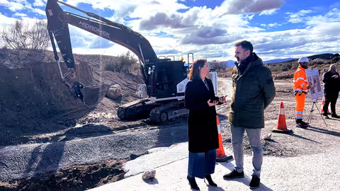 Visita del consejero de Agricultura al camino rural de Albox (Foto Junta de Andaluc&iacute;a)