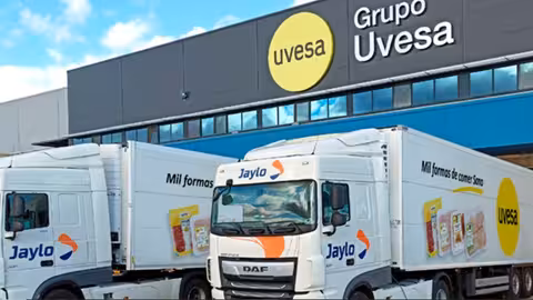 Muelle log&iacute;stico (Foto Grupo Uvesa)