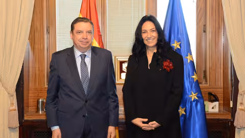 El ministro Planas se re&uacute;ne con la embajadora de Turqu&iacute;a (Foto MAPA)