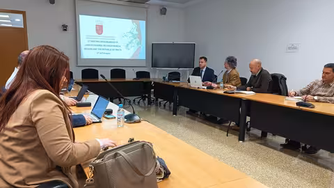 Reuni&oacute;n con representantes de Agricultura y Medioambiente del Gobierno de Malta (Foto CARM)