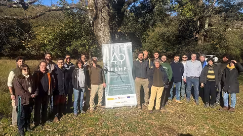 Participantes en la 'Jornada T&eacute;cnica Selvicultura de Cobertura Continua en masas de Quercus canariensis' celebrada en C&aacute;diz (Foto Junta  de Andaluc&iacute;a)