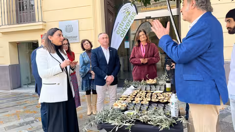 Sara Rubira durante la presentaci&oacute;n de la feria 'Moratalla Entre Oliveras' (Foto CARM)