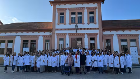 La consejera Sara Rubira junto a las investigadoras del Imida en las instalaciones del centro (Foto CARM)