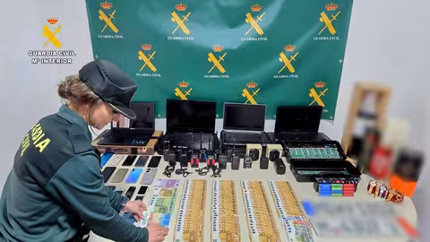 Material incautado al grupo criminal que robada a empresas de venta de fitosanitarios (Foto Guardia Civil)