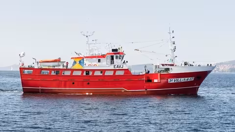 Barco palangrero de superficie (Foto MAPA)