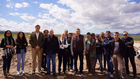 Diputados regionales, concejales y agricultores de Lorca visitan la zona afectada por las lluvias intensas (Foto Vox)