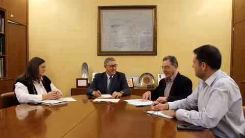 Reuni&oacute;n entre la CHS y direcci&oacute;n general del Agua de la Comunidad Aut&oacute;noma (Foto CHS)