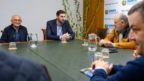 Garre y Antelo en una reuni&oacute;n con el Scrats (Foto Daniel Sabiote/Vox)