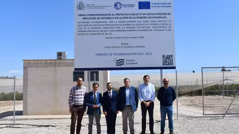 El presidente de la Mancomunidad de los Canales del Taibilla (MC), Juan Cascales, y el&nbsp;subdelegado del Gobierno en Alicante, Juan Antonio Nieves, han visitado la nueva estaci&oacute;n de impulsi&oacute;n de Vistabella (Foto MCT)