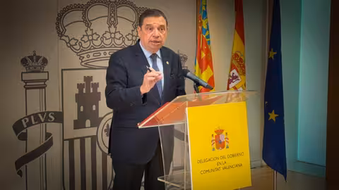 Luis Planas en la sede de la Delegaci&oacute;n del Gobierno en Valencia (Foto MAPA)
