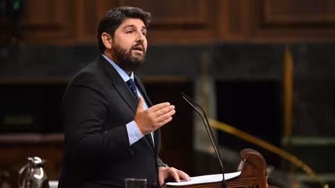 Fernando L&oacute;pez Miras durante su intervenci&oacute;n en el Congreso (Foto Asamblea Regional)