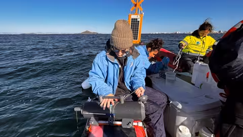 Investigadores de la mancha blanca del Mar Menor (Foto IEO-CSIC)