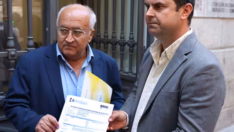 Miguel Padilla presenta la denuncia ante la CNMC por manipulaci&oacute;n precios aceite (Foto COAG)