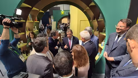 Planas visita la inauguraci&oacute;n de la Feria Internacional Expoliva 2025 (Foto MAPA)