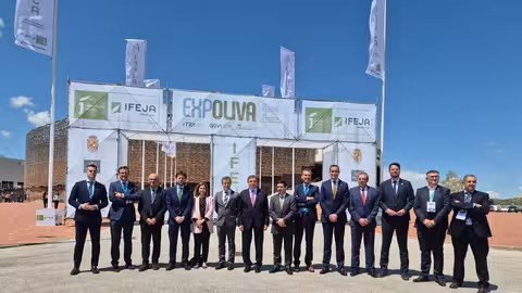 Luis Planas en la inauguraci&oacute;n de la Feria Internacional Expoliva 2025 en Ja&eacute;n (Foto MAPA)