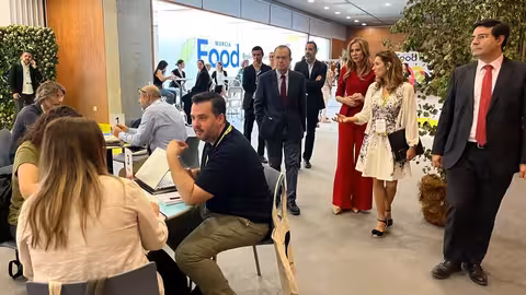 Visita a las mesas de trabajo de Murcia Food 2025 (Foto CARM)
