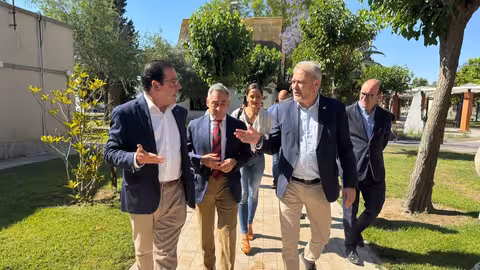 Miguel Barrachina visita el Campus de la Universidad Miguel Hern&aacute;ndez en Orihuela (Foto Generalitat valenciana)