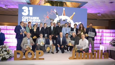 Premiados XXI y catadores del Certamen de Calidad 'Vinos Jumilla DOP' (Foto CRDOP Jumilla)