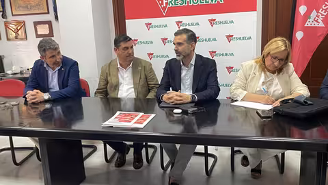 Visita de Freshuelva (Foto Junta de Andaluc&iacute;a)