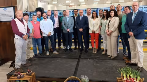 La consejera Sara Rubira en la inauguraci&oacute;n del nuevo centro log&iacute;stico de SAT Las Primicias (Foto CARM)