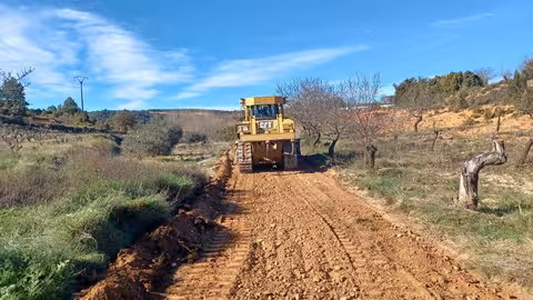 Tractor en una zona afectada por la DANA (Foto MAPA)