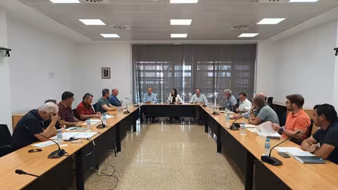 Rubira en la reuni&oacute;n con los representantes de las cooperativas afectadas por las tormentas de granizo (Foto CARM)