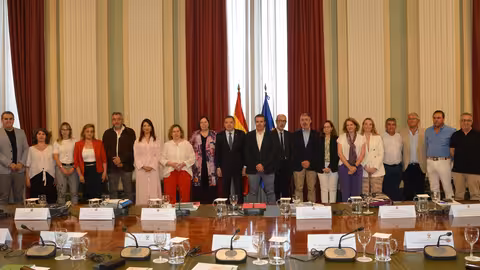 Luis Planas recibe a la nueva comisi&oacute;n ejecutiva de la Uni&oacute;n de Peque&ntilde;os Agricultores y Ganaderos UPA (Foto MAPA)