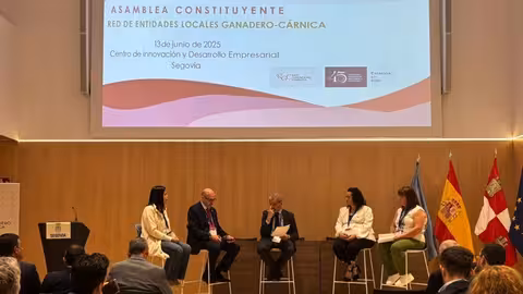 Asamblea Constituyente de la Red Ganadero-C&aacute;rnica (Foto FEMP)