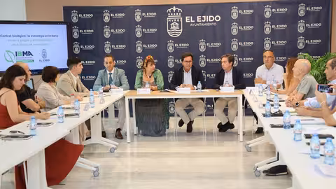 Encuentro sectorial convocado por la asociaci&oacute;n IBMA Espa&ntilde;a sobre control biol&oacute;gico (Foto Ayuntamiento de El Ejido)