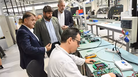 L&oacute;pez Miras inaugura las nuevas instalaciones de Gesproga Soluciones (Foto CARM)
