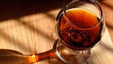 Copa de brandy (Imagen de PDPhotos en Pixabay)