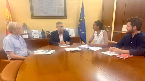 Urrea se re&uacute;ne con la alcaldesa de Alhama (Foto CHS)