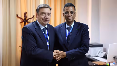 Luis Planas y Fadhili Sidaty refuerzan la colaboraci&oacute;n pesquera entre Espa&ntilde;a y Mauritania (Foto MAPA)