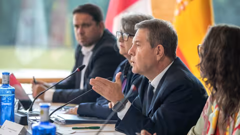Emiliano Garc&iacute;a-Page Mesa Regional del Agua de CLM