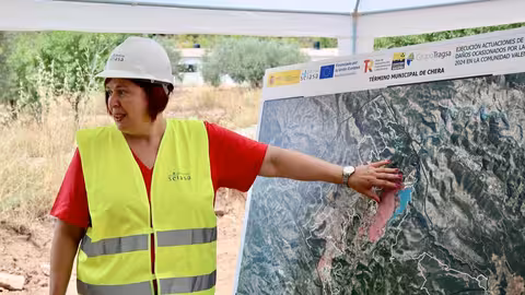Garc&iacute;a visita las actuaciones de reconstrucci&oacute;n de las parcelas da&ntilde;adas por la DANA en Chera (Foto MAPA)