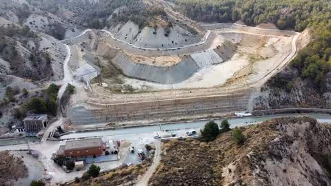 Obras de estabilizaci&oacute;n y adecuaci&oacute;n del vaso de la balsa de la Muela (Foto CHS)