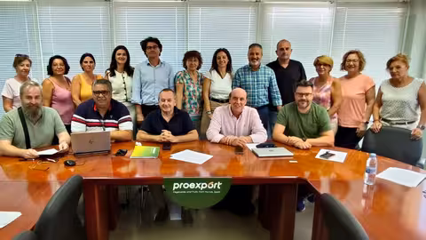 Representantes de Proexport, UGT, CCOO y USO tras la firma del Convenio Colectivo (Foto Proexport)