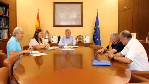 Urrea mantiene una reuni&oacute;n de trabajo con representantes de la Comunidad de Regantes del Trasvase Tajo-Segura de Calasparra y Cieza (Foto CHS)