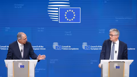 Rueda de Prensa de Costas Kadis, comisario europeo de Pesca y Oc&eacute;anos, y Jacob Jensen. ministro de Alimentaci&oacute;n, Agricultura y Pesca de Dinamarca, tras el Consejo de Ministros de Pesca (Foto Uni&oacute;n Europea)