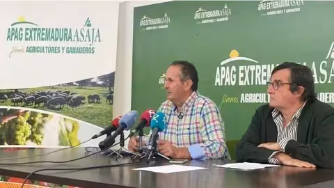Juan Metidieri y &Aacute;ngel Garc&iacute;a Blanco en la rueda de prensa (Foto Asaja)