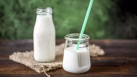 Leche (Imagen de Imo Flow en Pixabay)