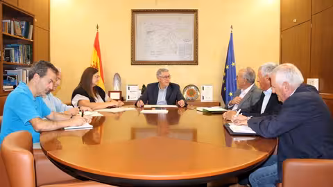 El presidente de la CHS recibe a representantes del Juzgado Privativo de Aguas de Orihuela (Foto CHS)