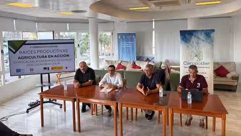 Segunda jornada del ciclo 'Ra&iacute;ces Productivas: Agricultura en Acci&oacute;n' en &Aacute;guilas (Foto V.Rosique)