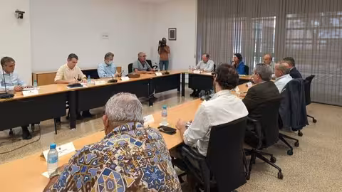 Rubira durante la reuni&oacute;n con representantes de COAG, Asaja, UPA, Fecoam, Proexport y Apoexpa para evaluar el nuevo acuerdo comercial con Marruecos (Foto CARM)