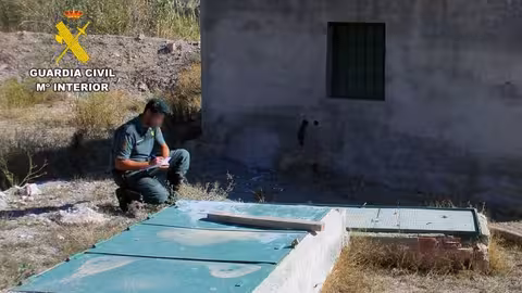 Operaci&oacute;n Zahor&iacute; de venta de agua de pozo ilegal a ganader&iacute;as y para llenado de piscinas en Puerto Lumbreras (Foto Guardia Civil)
