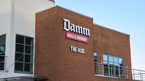 Planta Damm Eagle Brewery en Reino Unido (Foto Damm)