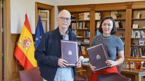 Juan Ignacio Antonio Senovilla y Ana Rodr&iacute;guez firman un convenio para impulsar el Sal&oacute;n de la Agricultura y Ganader&iacute;a Expo Sagris (Foto MAPA)